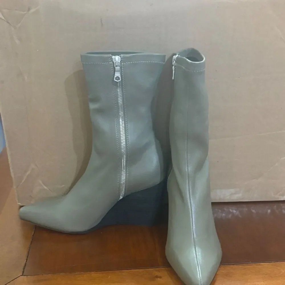 Rag & Bone Phoenix Sage Green Stretch Leather Wedge Boots Size 37.5 NWOT